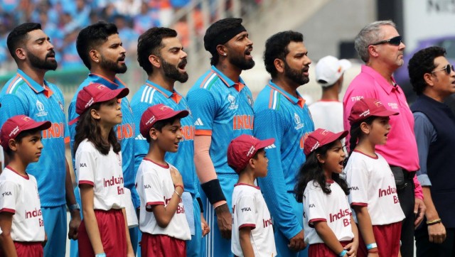 India vs Pakistan: Virat Kohli makes blunder with jersey, rushes off the field to change - WATCH India vs Pakistan: Virat Kohli makes blunder with jersey, rushes off the field to change - WATCH