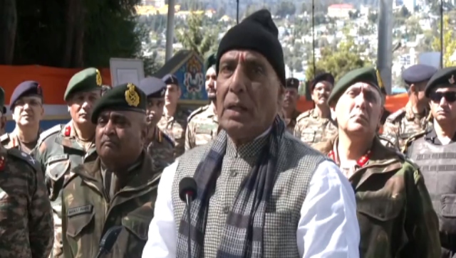 Defence Minister Rajnath Singh pays tribute to soldiers, performs Shashtra Puja in Arunachal's Tawang Defence Minister Rajnath Singh pays tribute to soldiers, performs Shashtra Puja in Arunachal's Tawang