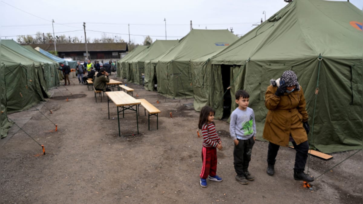Photo of Slovensko sprísňuje bezpečnosť na hraniciach s Maďarskom pre vlnu migrantov – Firstpost