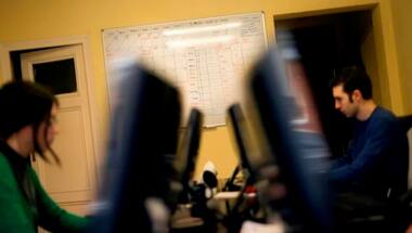 Spain's acting government is pushing for a 37-hour workweek to stay in power