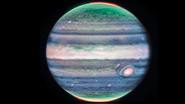 Something Fishy in Jupiter: James Webb Telescope catches fast-moving jet stream near planet’s equator