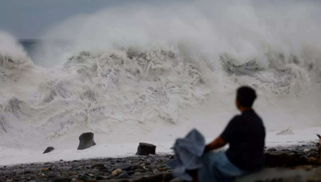 Typhoon Koinu: China warns of big waves, wind, rain Typhoon Koinu: China warns of big waves, wind, rain