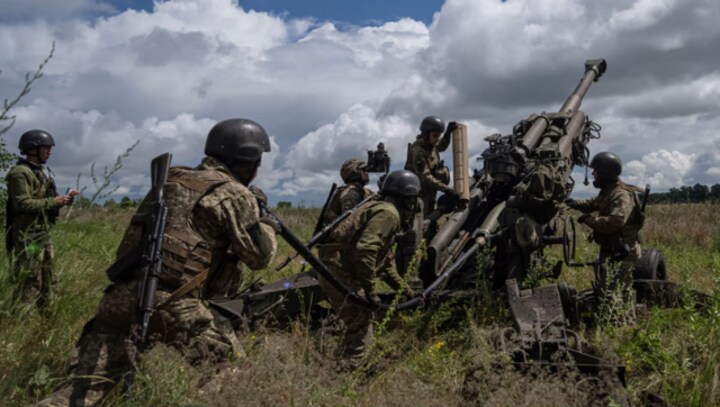 Slovakia's new populist PM Robert Fico announces halt of military aid to Ukraine