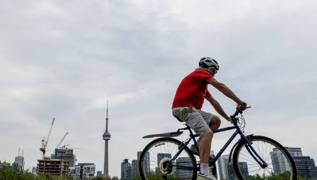 Escalating cost of living sparks reverse immigration trend in Canada Escalating cost of living sparks reverse immigration trend in Canada