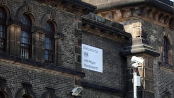 Overcrowded UK jails force govt to plan renting prison space in foreign countries