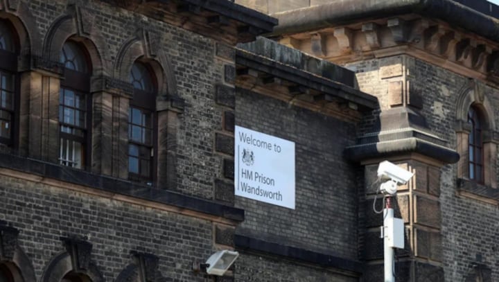 Overcrowded UK jails force govt to plan renting prison space in foreign countries