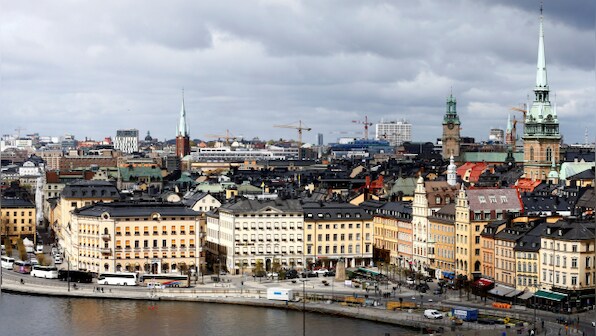 Sweden to ban petrol, diesel cars in Stockholm from 2025