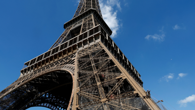 British police officer alleges rape at knifepoint beneath Eiffel tower British police officer alleges rape at knifepoint beneath Eiffel tower