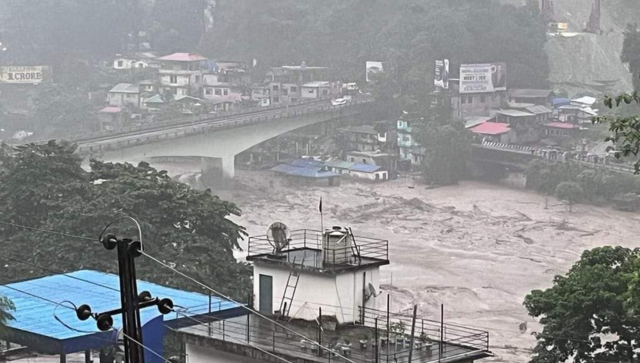 Scared by loud noise, could not sleep, say people of West Bengal after Sikkim cloudbursts & flash floods Scared by loud noise, could not sleep, say people of West Bengal after Sikkim cloudbursts & flash floods