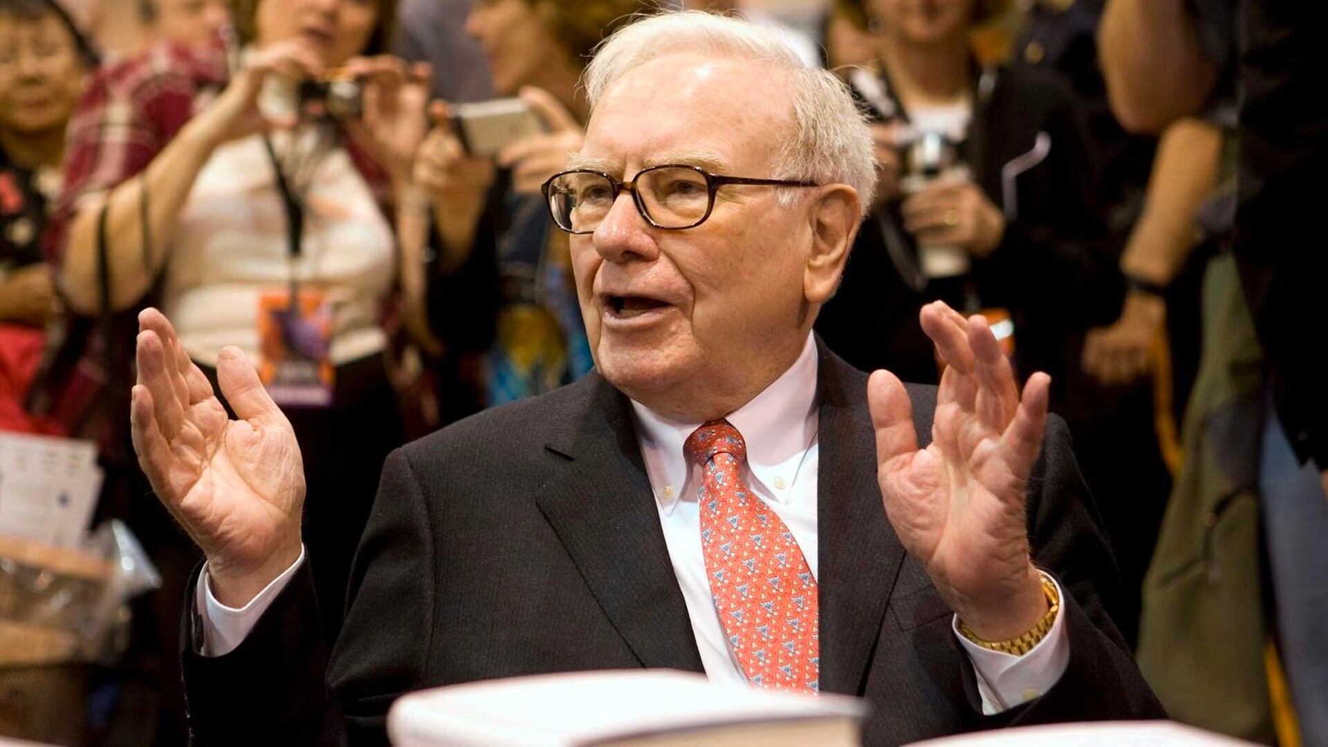 Warren Buffett, Other Investors Are Shying Away From TSMC, Selling ...