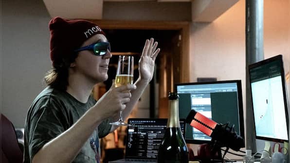 'Dumb Money' movie review: Paul Dano shines in a film that's both entertaining and eye-opening