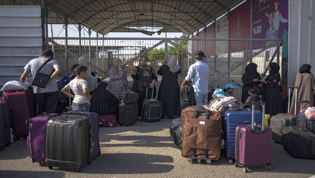 Hamas hindered passage of foreigners into Egypt by posing as injured Palestinians at Rafah crossing: Biden official Hamas hindered passage of foreigners into Egypt by posing as injured Palestinians at Rafah crossing: Biden official
