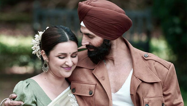 Akshay Kumar and Parineeti Chopra give us a glimpse of their romantic song from 'Mission Raniganj' Akshay Kumar and Parineeti Chopra give us a glimpse of their romantic song from 'Mission Raniganj'