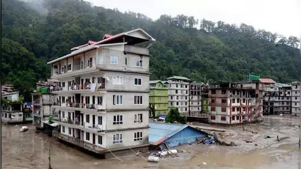Choppers evacuate stranded tourists from North Sikkim for second day