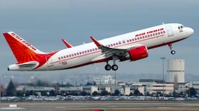 Notice to Air India, SpiceJet for failing to roster qualified pilots despite low visibility in Delhi