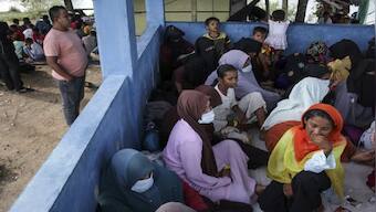 Why a large number of Rohingyas are fleeing refugee camps in Bangladesh