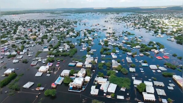Somalia floods: Death toll climbs to 96, around 700,000 displaced