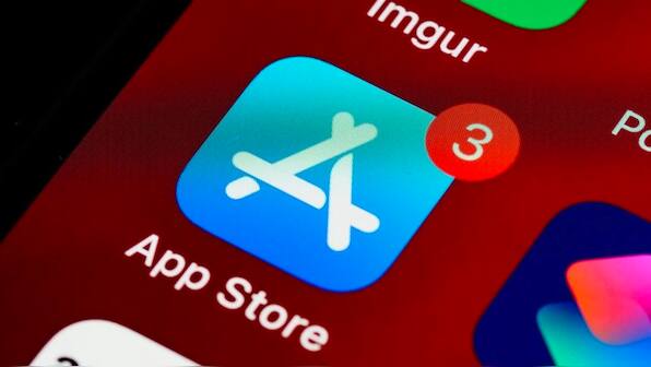 Apple to allow sideloading apps shows iOS 17.2. Here’s why they are forced to comply with this dangerous step