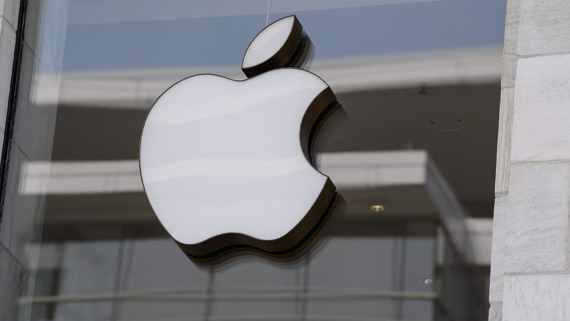 'Snoopgate': Apple says threat notifications may be false alarms, not attributable to specific state-sponsored attackers 'Snoopgate': Apple says threat notifications may be false alarms, not attributable to specific state-sponsored attackers
