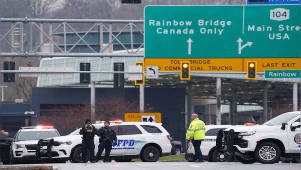 Fiery crash kills 2 at Niagara Falls' Rainbow border bridge. Officials say no sign of terrorism