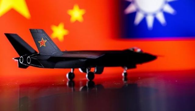 Taiwan reports 11 Chinese fighters, bombers nearby as election campaign kicked into high gear Taiwan reports 11 Chinese fighters, bombers nearby as election campaign kicked into high gear