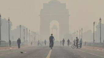 Delhi Pollution: No respite for residents as air quality in Delhi remains 'severe' category