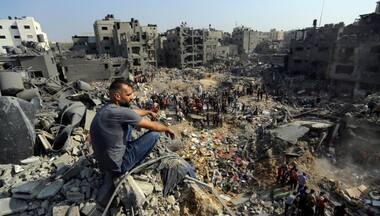 Diplomatic efforts to pause fighting gain steam as Israeli ground troops push toward Gaza City