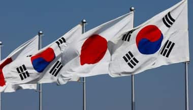 Foreign ministers of S. Korea, China, Japan to discuss trilateral summit in four years