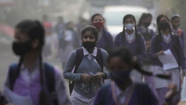 BJP accuses Kejriwal of stealing 'right to breathe'; AAP says can't control pollution as sources outside city