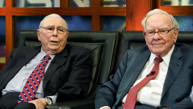 Charlie Munger, who helped Warren Buffett build investment powerhouse Berkshire Hathaway, dies at 99 Charlie Munger, who helped Warren Buffett build investment powerhouse Berkshire Hathaway, dies at 99