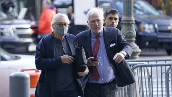 Robert De Niro lashes out at former assistant who sued him, shouting: ‘Shame on you!’