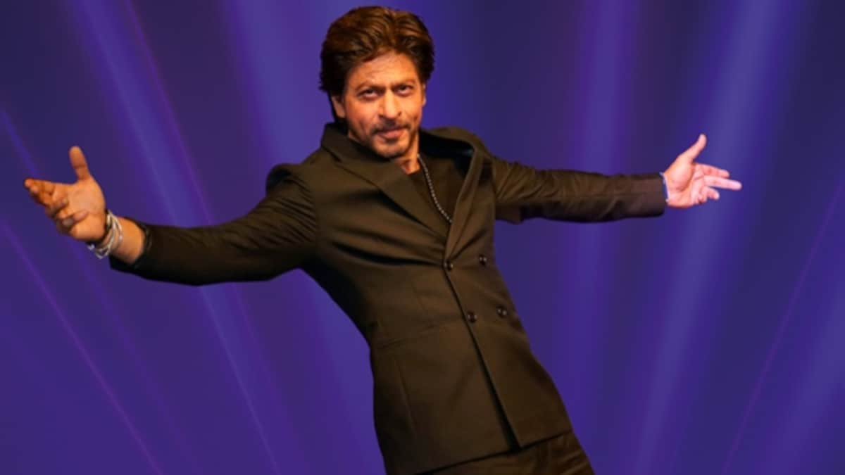 Shah Rukh Khan expresses gratitude to fans for birthday wishes: 'I live in a dream of your love'