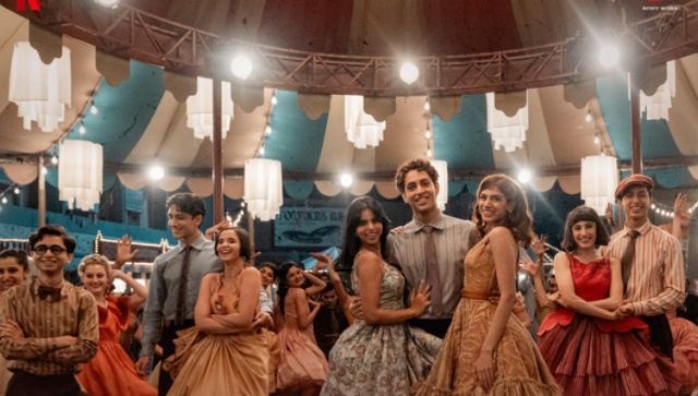 The Archies song 'Va Va Voom': Agastya Nanda does 'SRK move'; Suhana Khan, Khushi Kapoor join in The Archies song 'Va Va Voom': Agastya Nanda does 'SRK move'; Suhana Khan, Khushi Kapoor join in