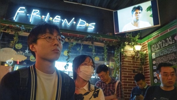 In the wake of Matthew Perry’s death, Chinese fans mourn an old friend