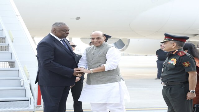 WATCH: US Secretary of Defense Lloyd Austin arrives in Delhi for 2+2 Ministerial Dialogue, receives Guard of Honour WATCH: US Secretary of Defense Lloyd Austin arrives in Delhi for 2+2 Ministerial Dialogue, receives Guard of Honour