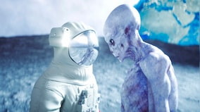 Galactic Bizarre: 86 YO physics professor to send DNA to the Moon to have himself cloned by aliens