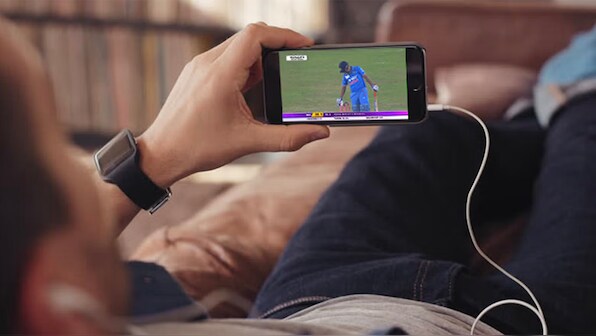 GoI wants live TV on mobile phones, but Samsung, Qualcomm are pushing back. Here’s why