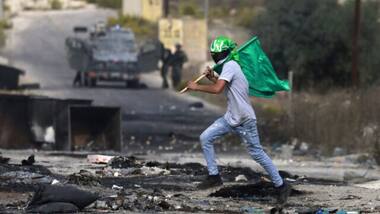 Israel names 300 Palestinian prisoners, mostly teens, likely to be freed in hostage deal