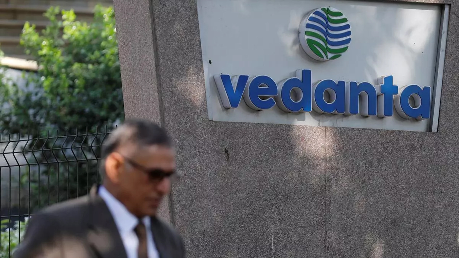 India's Hi-Res Future: Vedanta looks to partner with Taiwan’s Innolux, make displays in India India's Hi-Res Future: Vedanta looks to partner with Taiwan’s Innolux, make displays in India