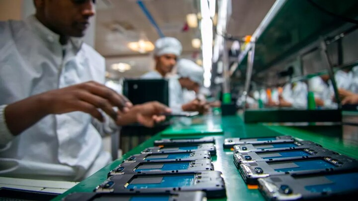 India's mobile phone manufacturing at $44 billion, exports at $11 billion, says IT Minister Vaishnaw