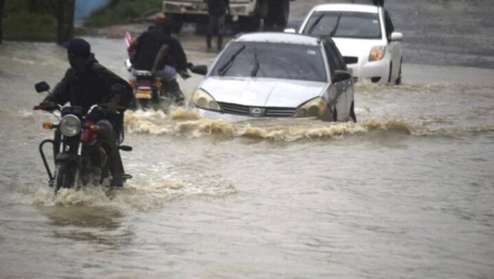 Thousands displaced, 30 killed by flooding in Kenya, Somalia