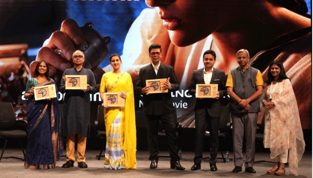 Sara Ali Khan, Karan Johar unveil motion poster of Ae Watan Mere Watan at IFFI 2023 Sara Ali Khan, Karan Johar unveil motion poster of Ae Watan Mere Watan at IFFI 2023