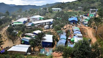 Myanmar: More troops flee into India after rebel attacks
