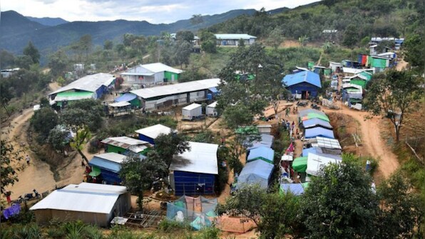 Myanmar: More troops flee into India after rebel attacks