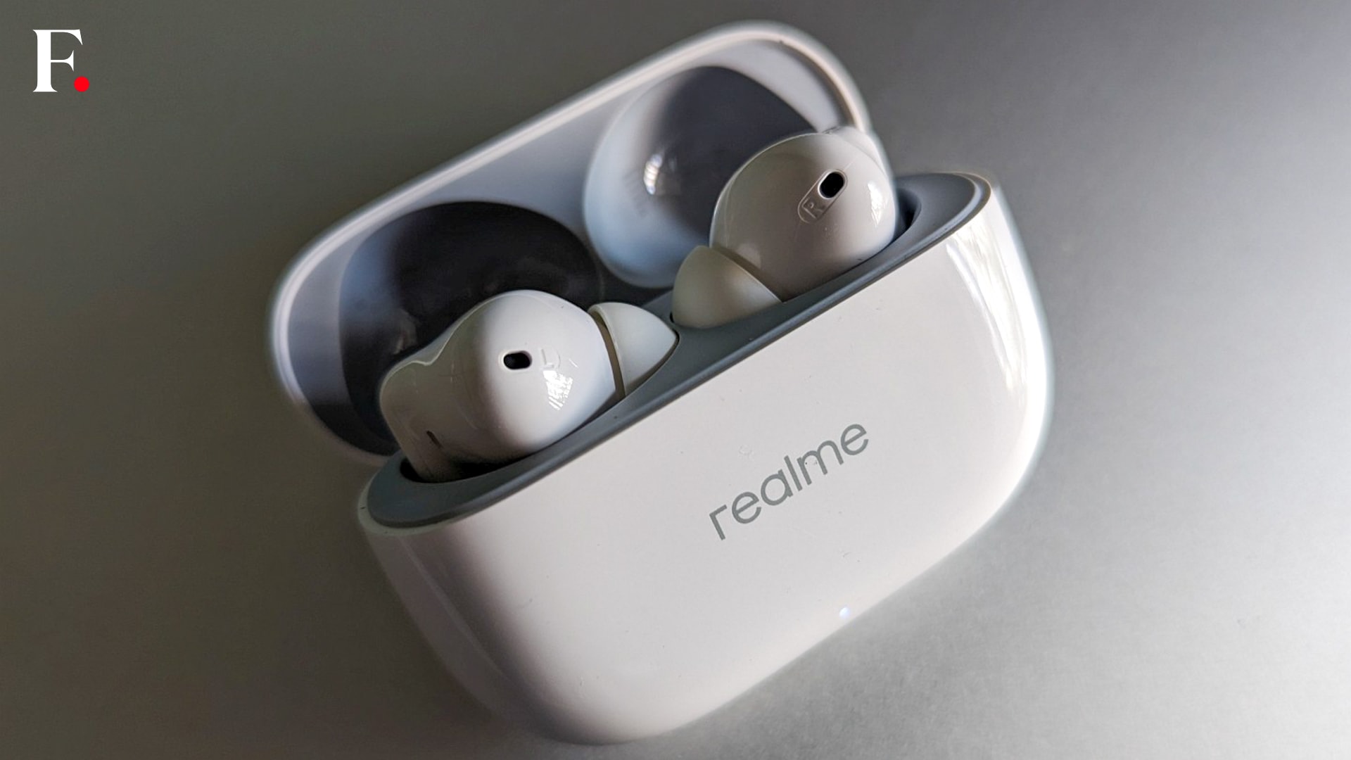 Realme new earbuds discount price