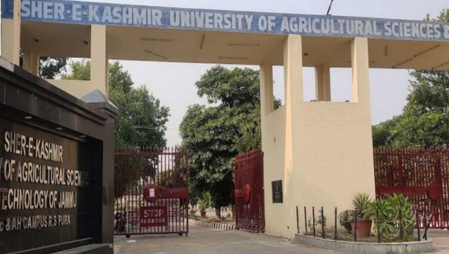 7 Kashmiri students 'abused, targeted' faculty, non-Kashmiris for supporting India in World Cup finals, booked in UAPA 7 Kashmiri students 'abused, targeted' faculty, non-Kashmiris for supporting India in World Cup finals, booked in UAPA