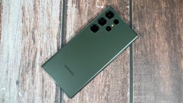 Samsung joins AI arms race, teases Galaxy AI to take better photos, translate calls in real-time