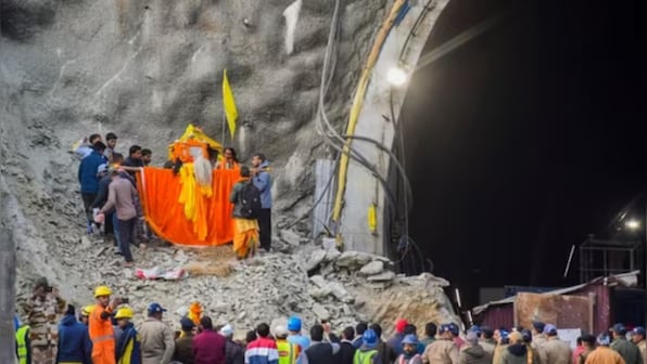 Silkyara Tunnel Collapse: Nitin Gadkari praises rescue personnel after all workers evacuated
