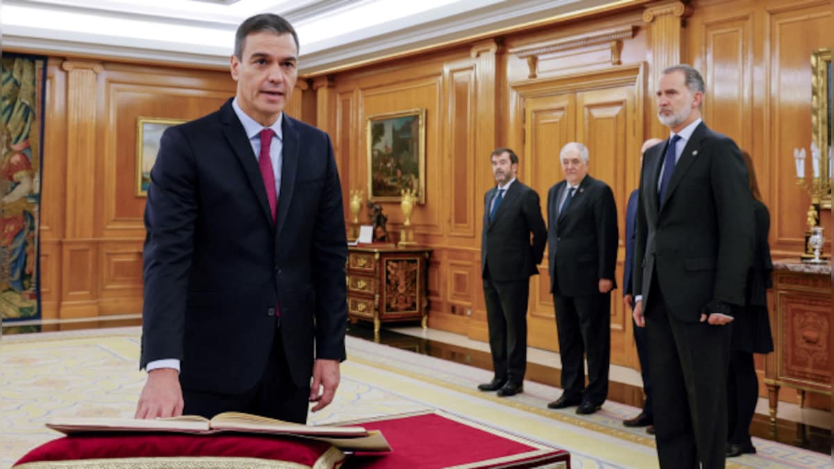 Spain: 3 detained in probe into attack on politician