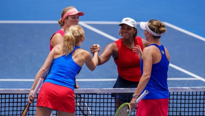 Billie Jean King Cup: Czech Republic defeat United States 2-1 to reach semi-finals